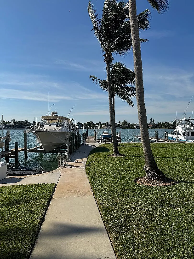 3 bed, 2.5 bath, 1882 sqft, $4,500 — Photo 4