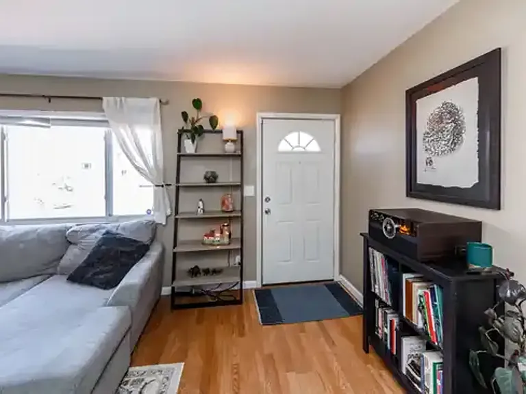 623 Catalina Dr — Photo 3
