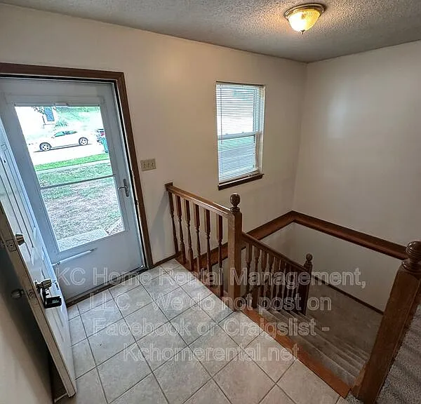 735 NE Barnes Dr #B — Photo 14