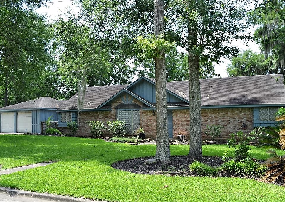 1st image of 226 Lake Harbor Ln