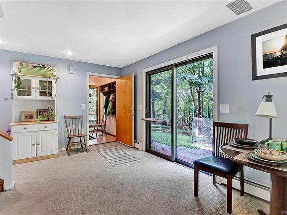 5th image of 1 Copper Beech Ln