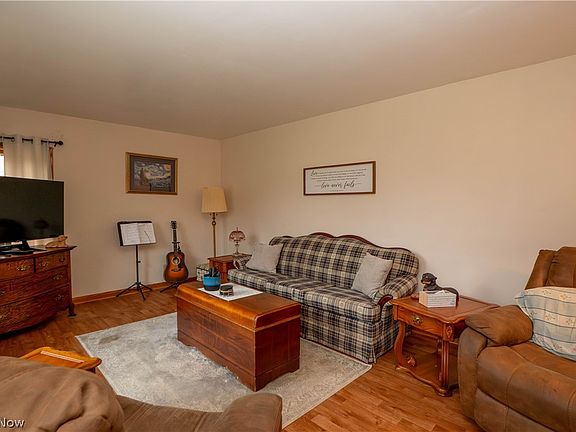 3rd image of 770 Danner Rd