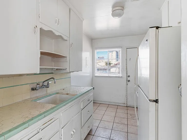 215 Gass Ave — Photo 10
