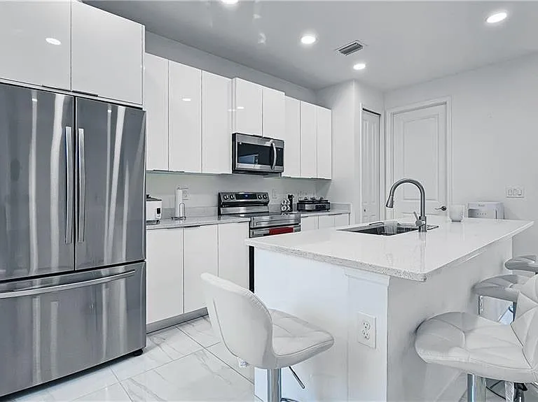 1503 W 17th St — Photo 1