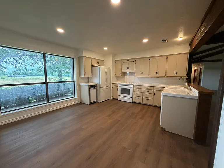 5166 Interstate Highway 30 Service Rd — Photo 9