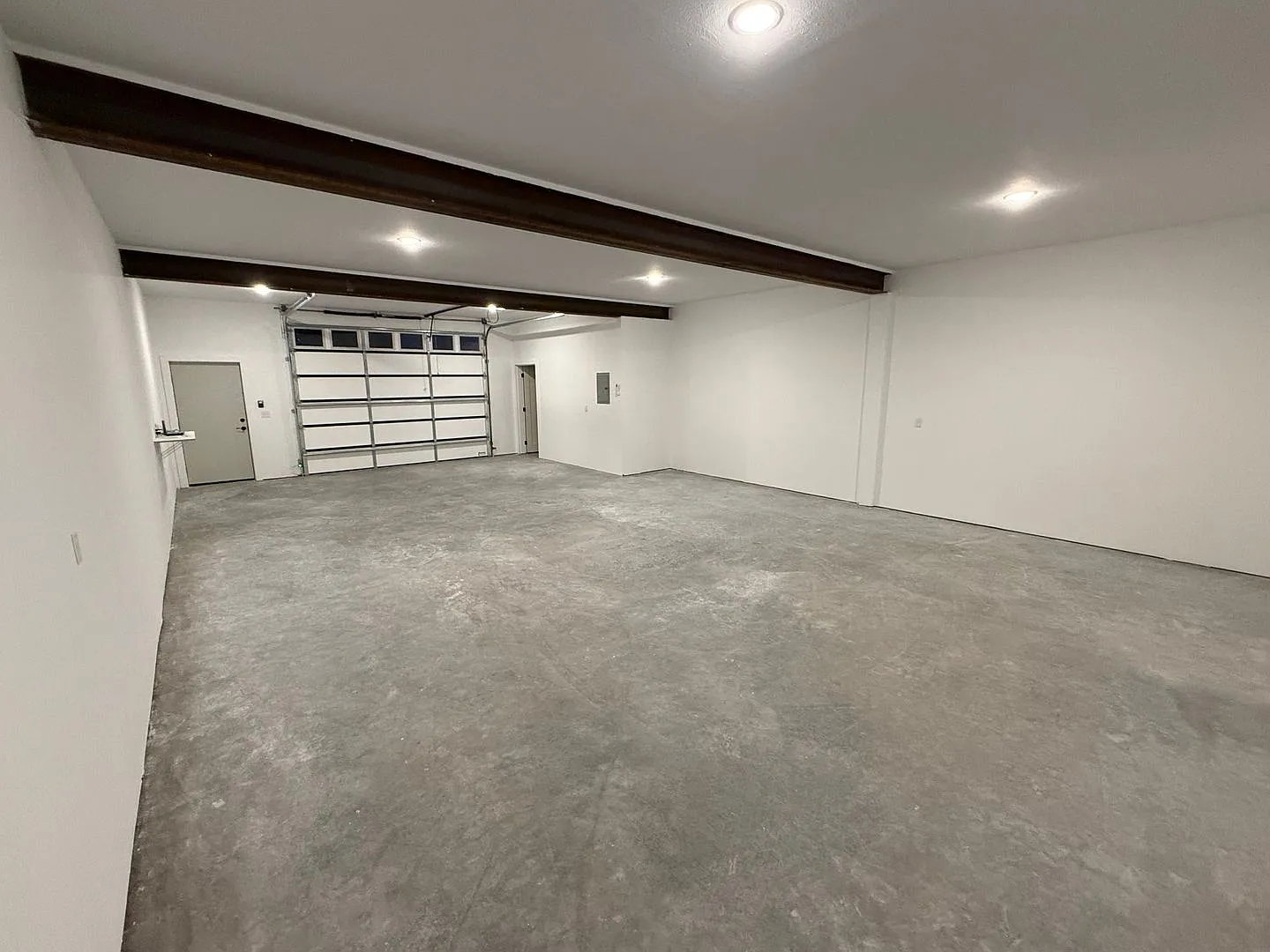1607 Willow — Photo 3