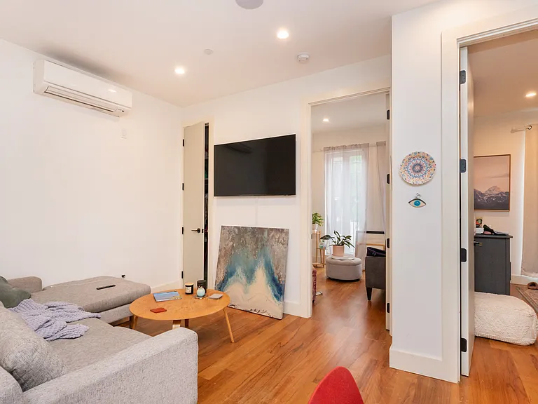 196 Freeman St #1C — Photo 2