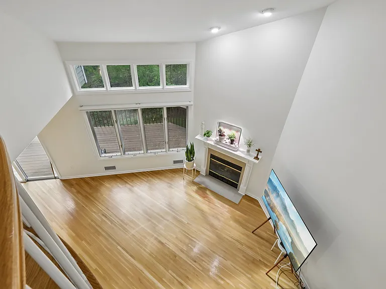 79 Lakeview Dr — Photo 11
