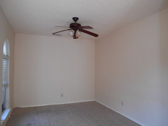 4th image of 3212 Riverview Dr