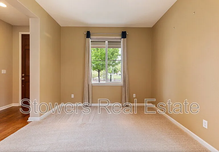 2512 Piccadilly Cir — Photo 6