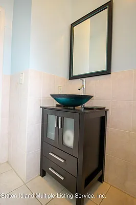 Sold by Remax Edge | media 34