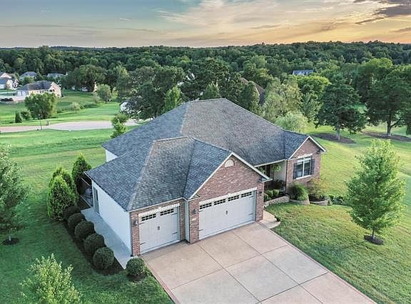 3rd image of 531 Chestnut Oaks Ct