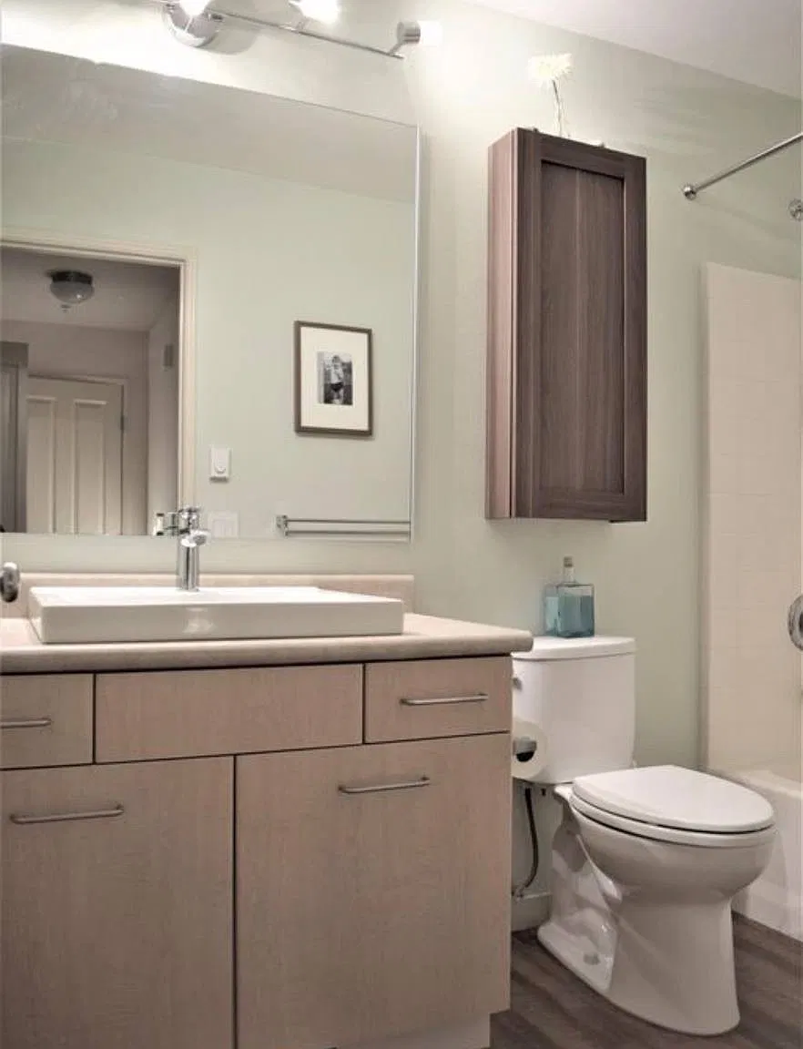 1 bed, 715 sqft, $1,950 — Photo 4