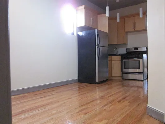 Rented by Full Time Management | media 17