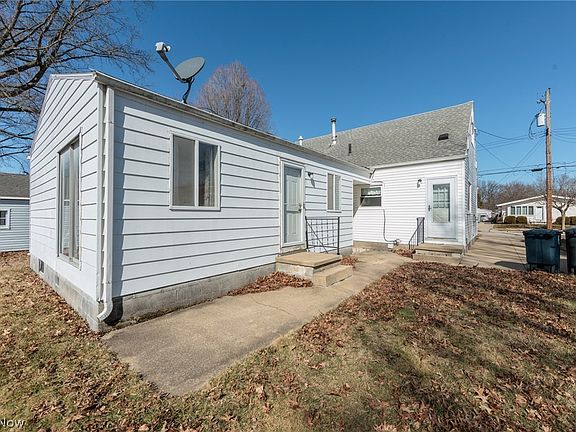 4th image of 1144 Sutherland Ave