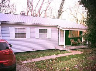695 Short Dr, Charleston, WV 25311