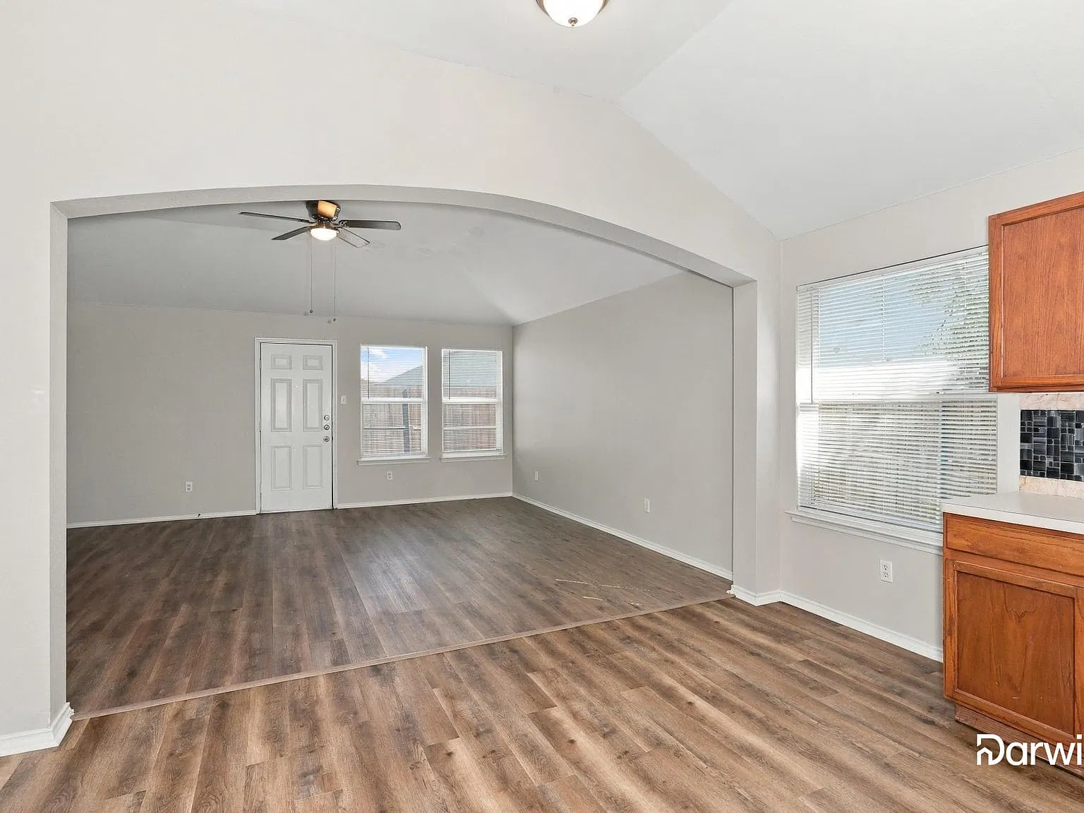 3 bed, 2.0 bath, 1680 sqft, $2,215 — Photo 3