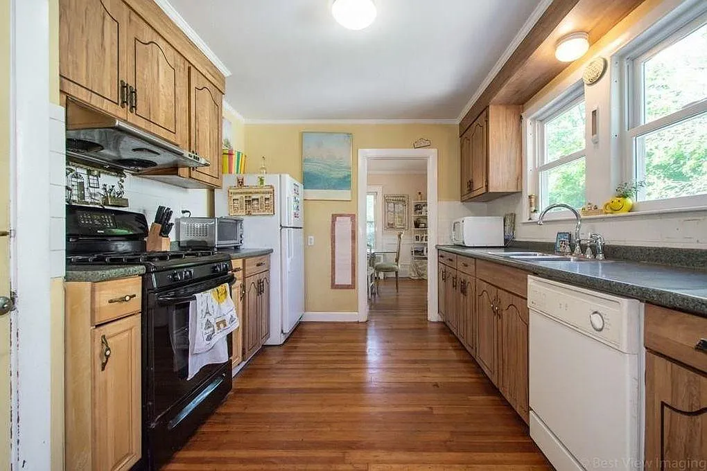 1 bed, 200 sqft, $1,195 — Photo 4