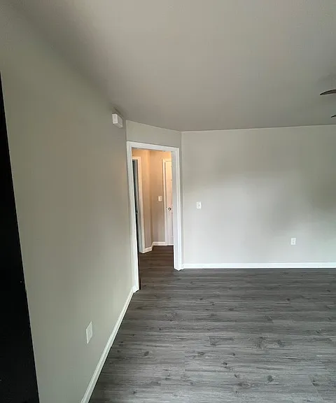 1300 Phelps Ave — Photo 5