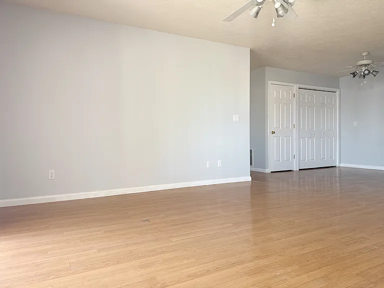 1713 N Spring St #5 — Photo 28