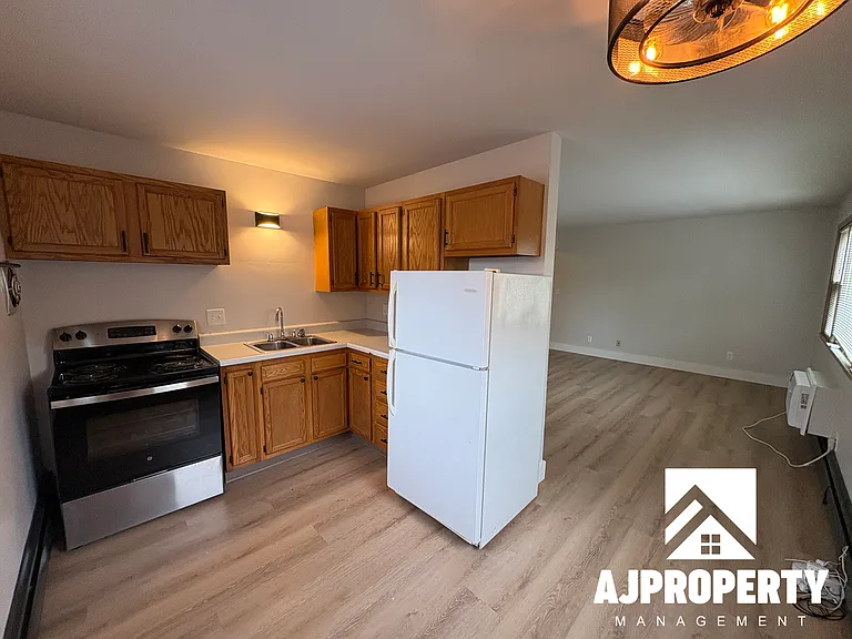 615 W 15th St #3 — Photo 4