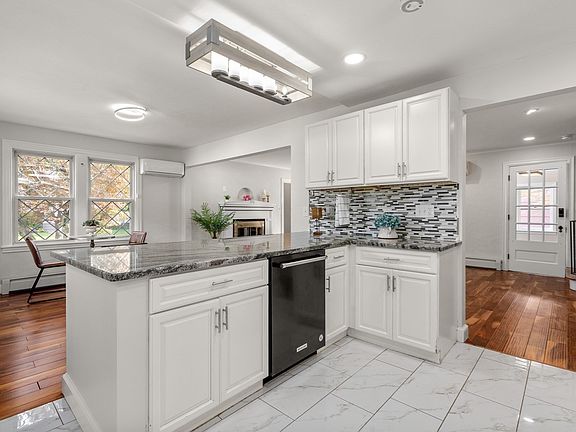 4th image of 30 Saint James Rd