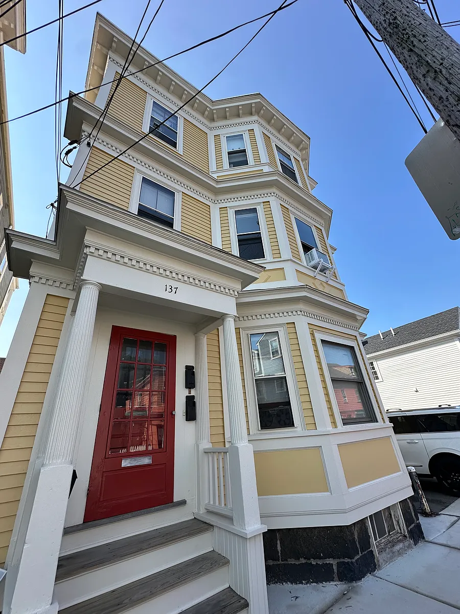 Building Photo - 137 Derby St #3