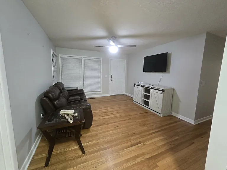 511 Union Mill Rd — Photo 2