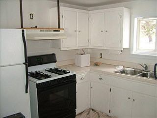 4th image of 204 Rose Ln