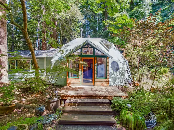 137 Nature Ln, Arcata, CA 95521