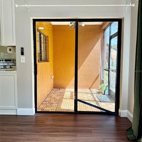 1050 Blackwater Dr — Photo 12