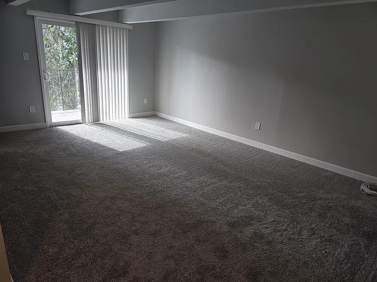 2300 G St — Photo 5