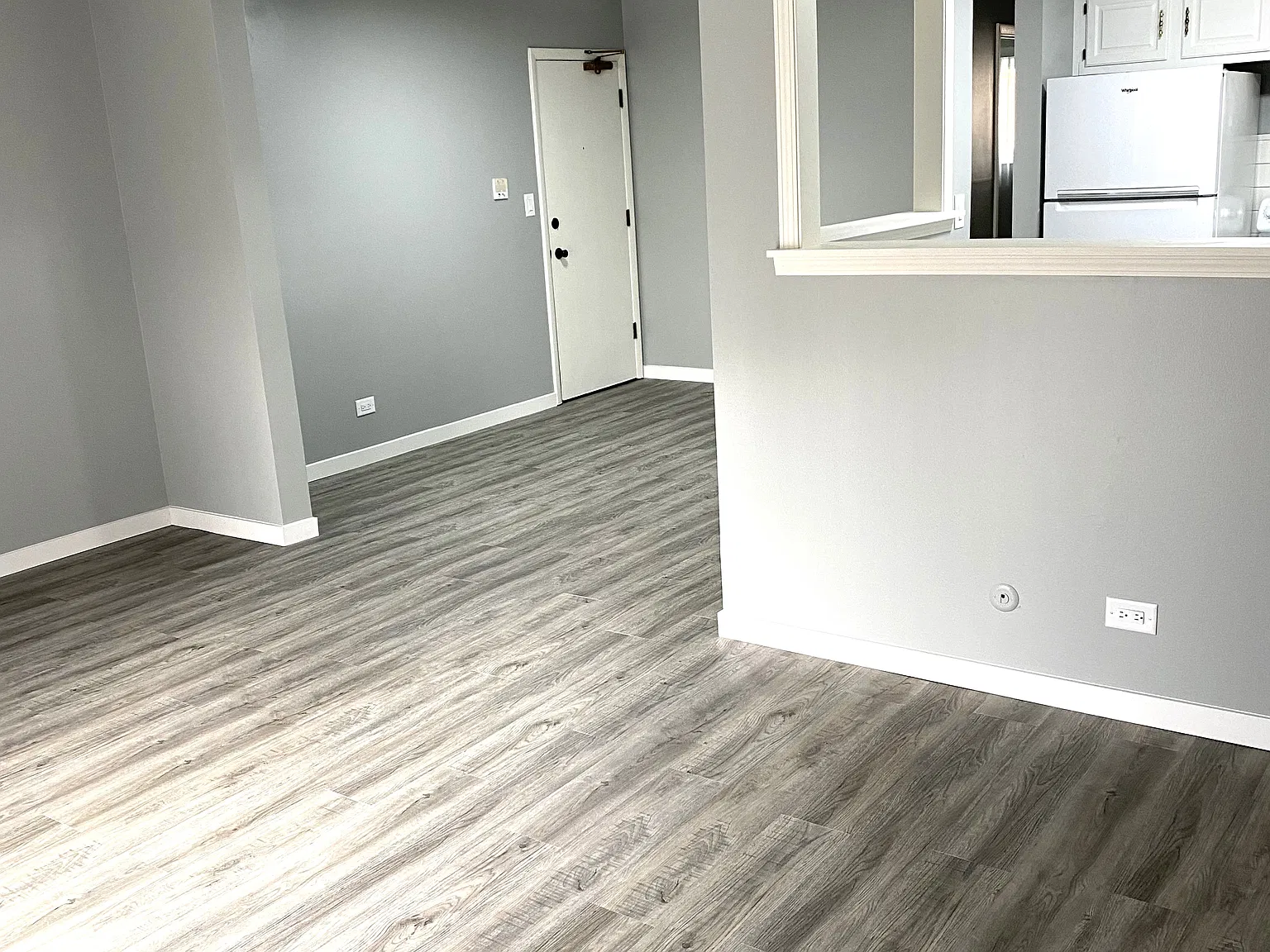 2 bed, 950 sqft, $1,750 — Photo 2