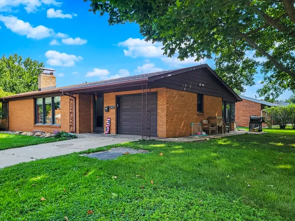 900 Christie St, Ottawa, IL 61350