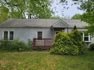 63 Deerpath Rd, Merrillville, IN 46410
