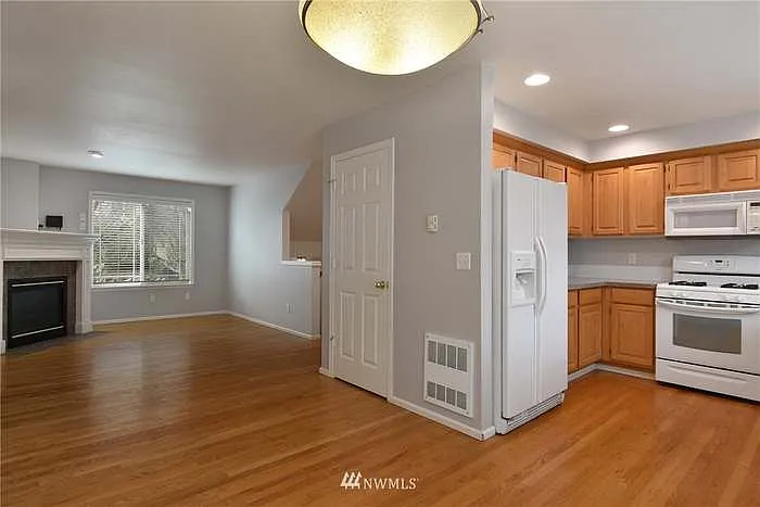 9402 Linden Ave N #B — Photo 9