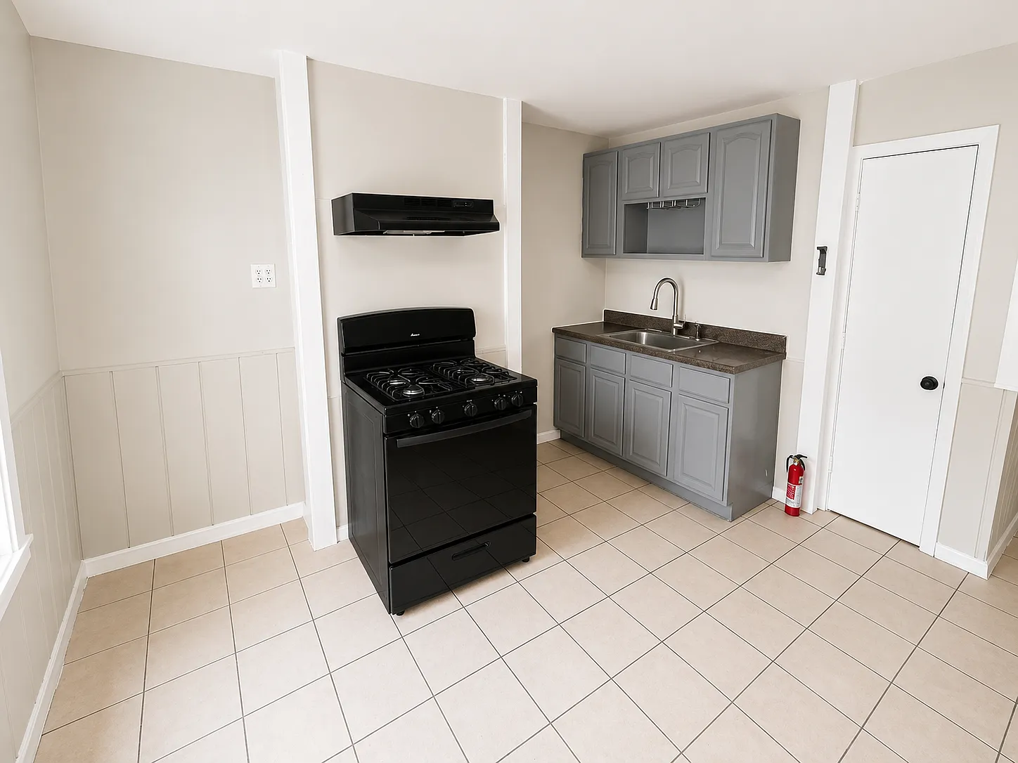3 bed, 1200 sqft, $2,045 — Photo 1