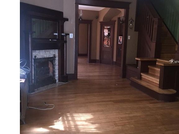 3rd image of 332 E Cheltenham Ave