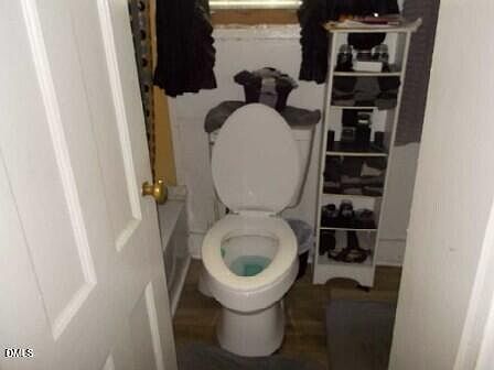 4th image of 211 S Bank St