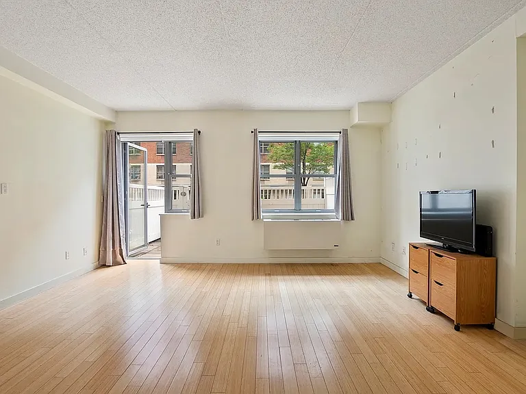 516 W 47th St #N1D — Photo 3