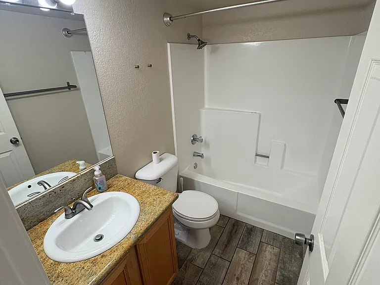 740 W Elm St #243 — Photo 12
