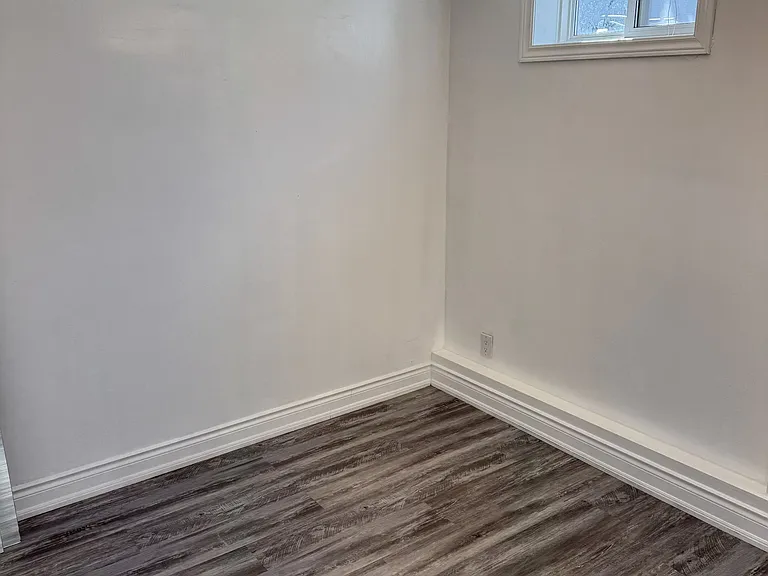 258 Maxwell St — Photo 5
