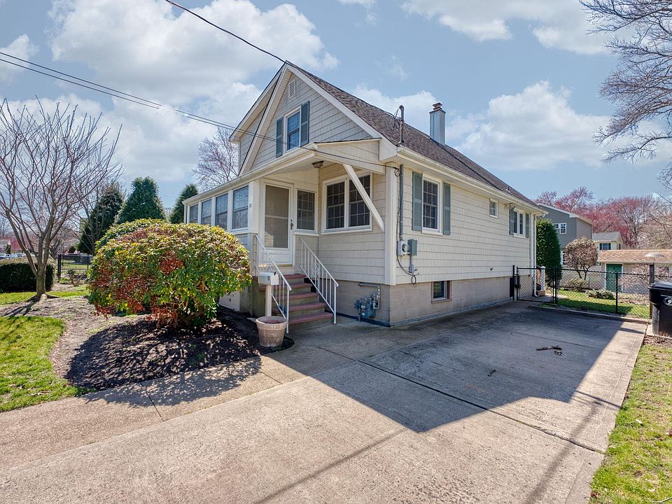 1st image of 11 Mercer Ave