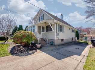 11 Mercer Ave, Port Monmouth, NJ 07758