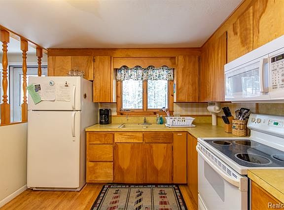 5th image of 10405 W Higgins Lake Dr