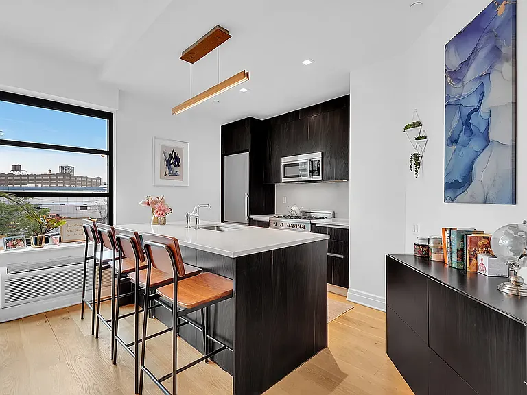 13-33 Jackson Ave #9E — Photo 2