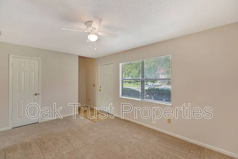 2 bed, 2.5 bath, 1225 sqft, $1,700 — Photo 2