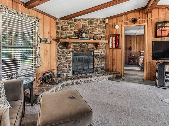 5th image of 376 Loganberry Rd