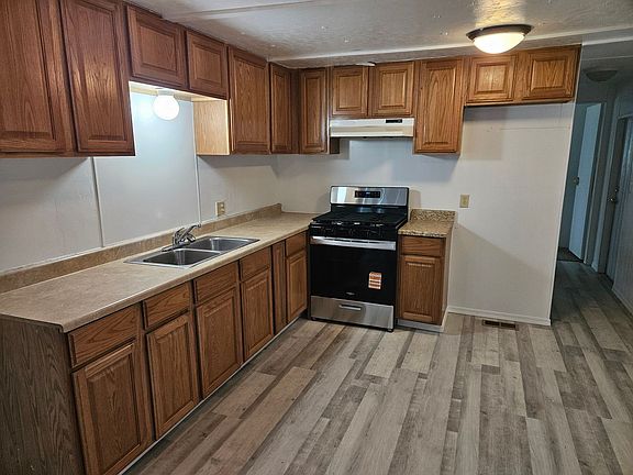 5th image of 814 Glen Dr