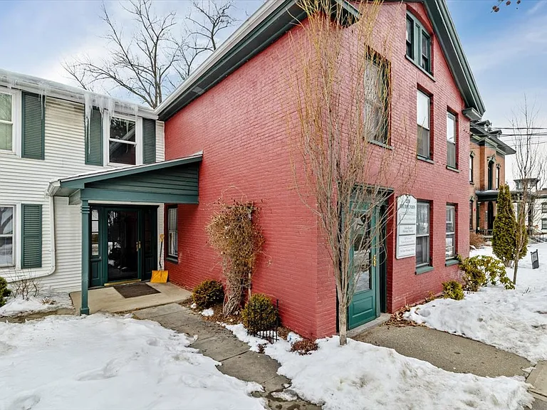 239 S Union St #6 — Photo 1